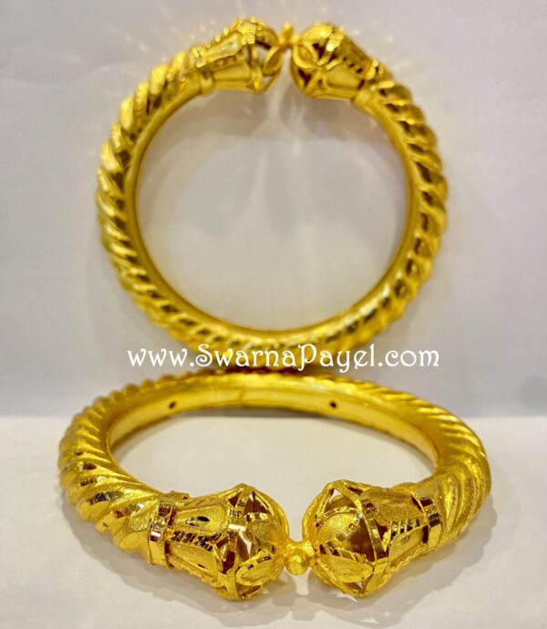 Golap mukh Sarada Bala (pair)
