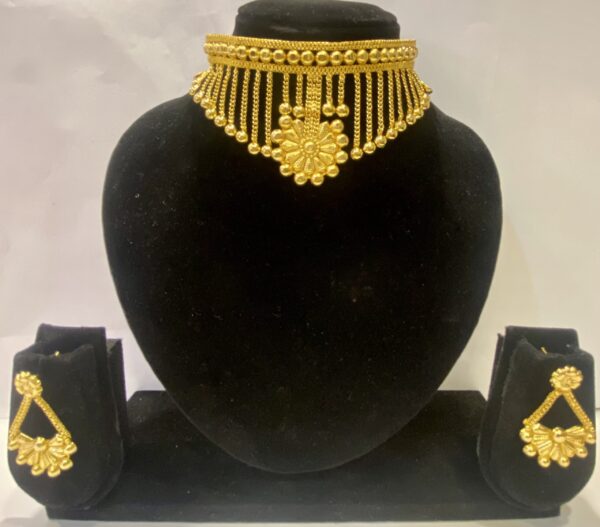Gorgeous jhalor with pendant type choker