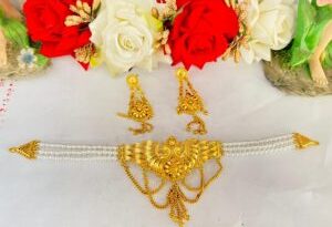 Pearl Gorgious choker