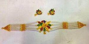 Minakari Moyur pearl choker
