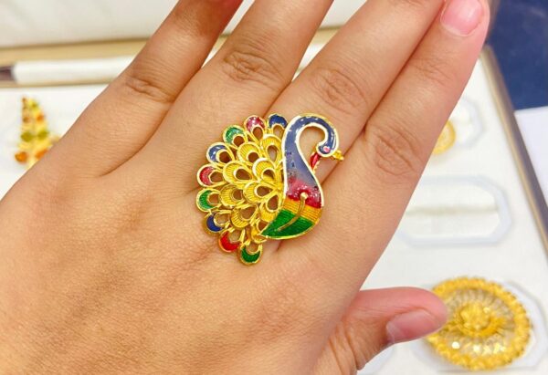 Moyur Pekhom Finger ring