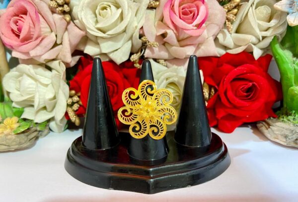 Spyra Nokshi Finger ring