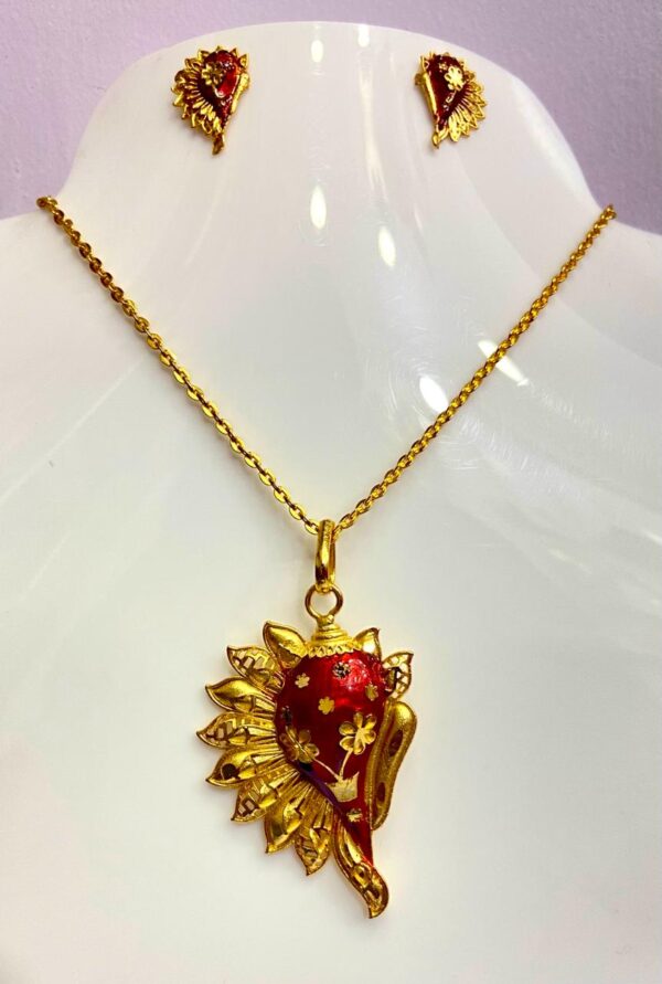 Shankho Merun  Minekari  Chain with pendant and earset