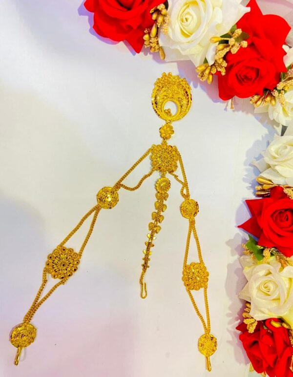 Flower With Small Oval Jhumka Design Tayra Tikli ( Mangtika )