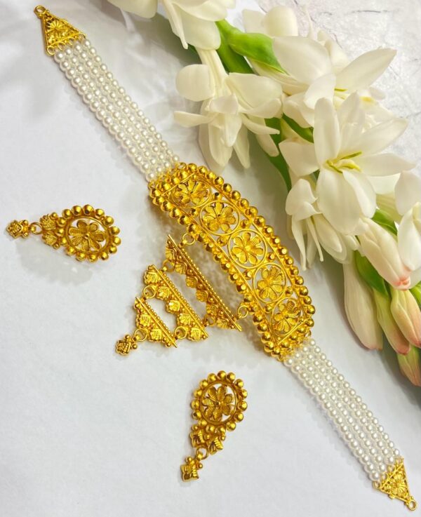 Pearl flora Jhalor choker