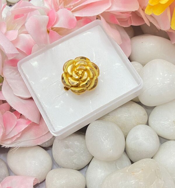 Small Floral Spyra Finger ring