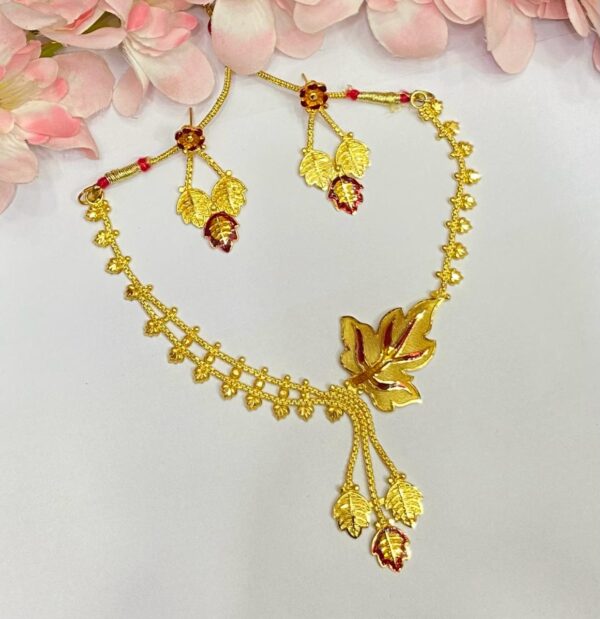 Maple Leafs Necklace!! Gold Replica!!