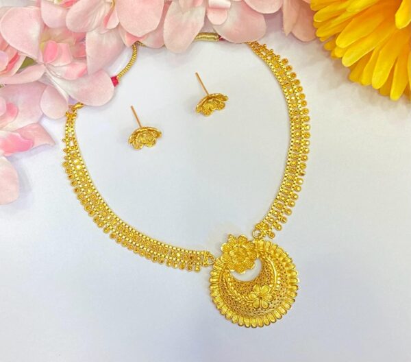 Minakari sleek necklace