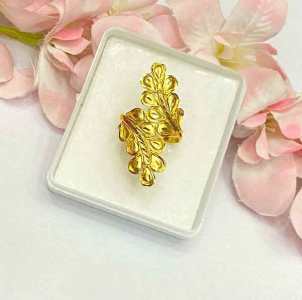 Tetul Pata Finger Ring