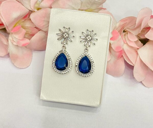 Gorgeous Daisy Flower with Blue stone Earrings (S Size)
