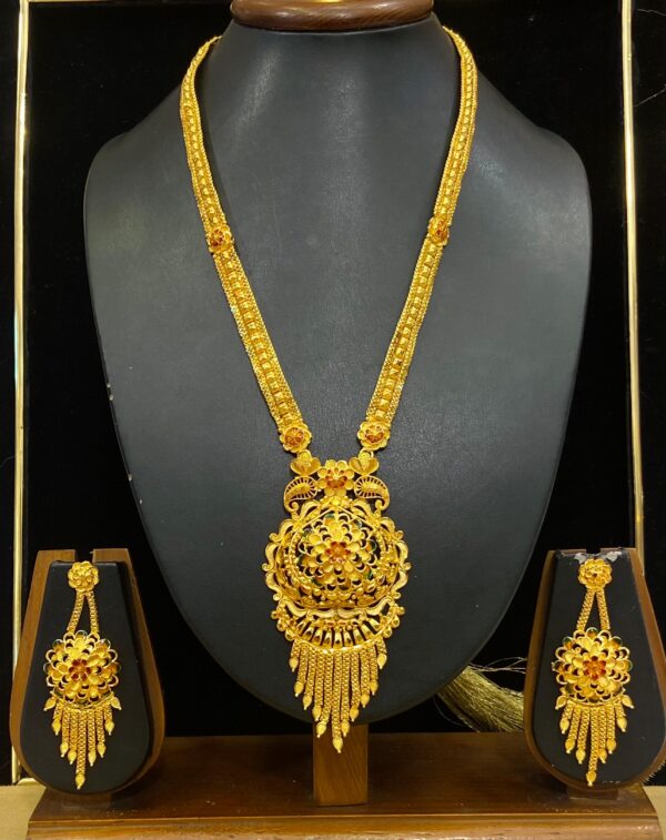 Beauty on Gold !! The perfect Gold replica Sitahar