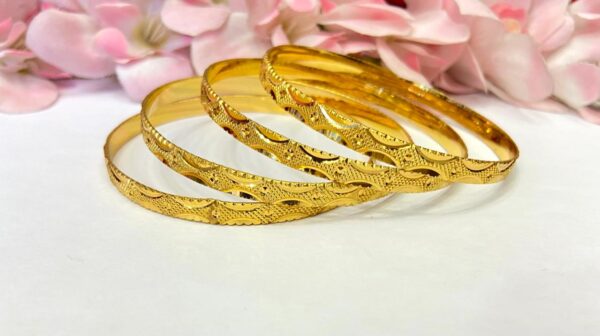 4 pieces Beauty Churi