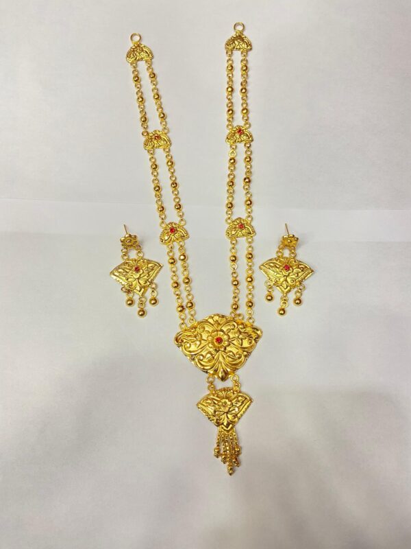 Thokai jewellery necklace