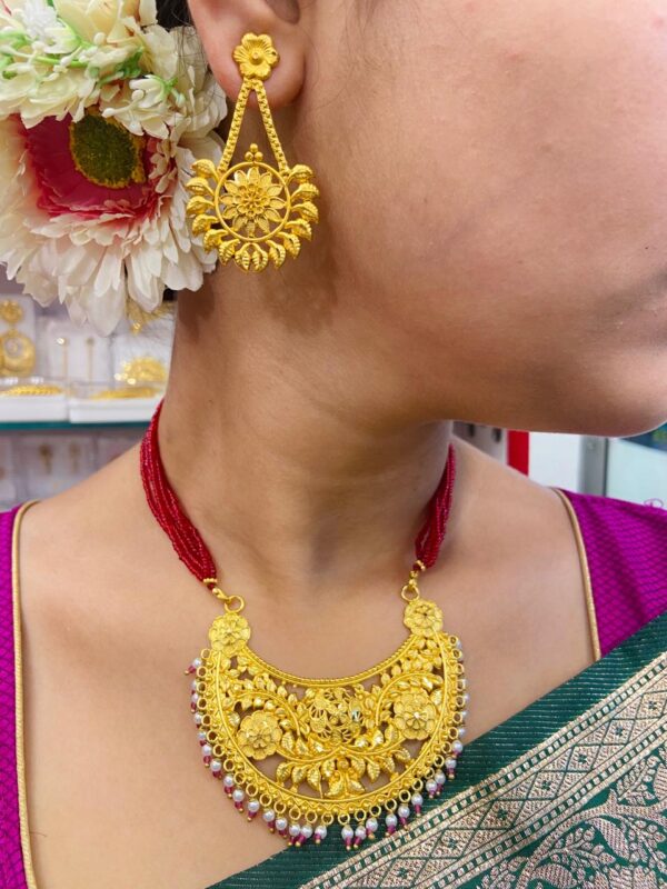 Flower pech design tarsel pendant with ear set