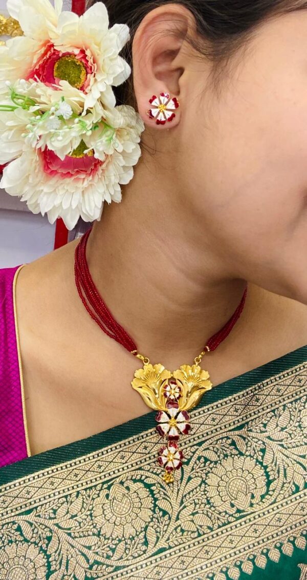 Joba shiuli tarsel pendant with ear set