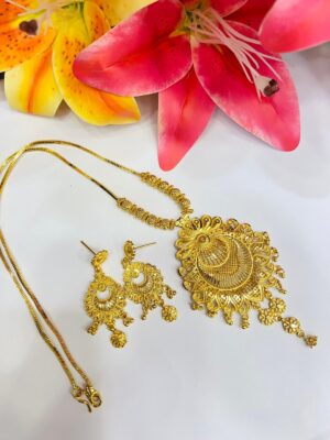 Gold replica stylish chain pendant