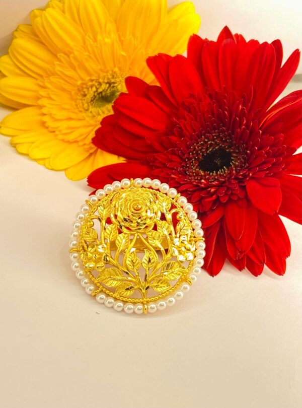 The Premium Pearly Rose Finger Ring