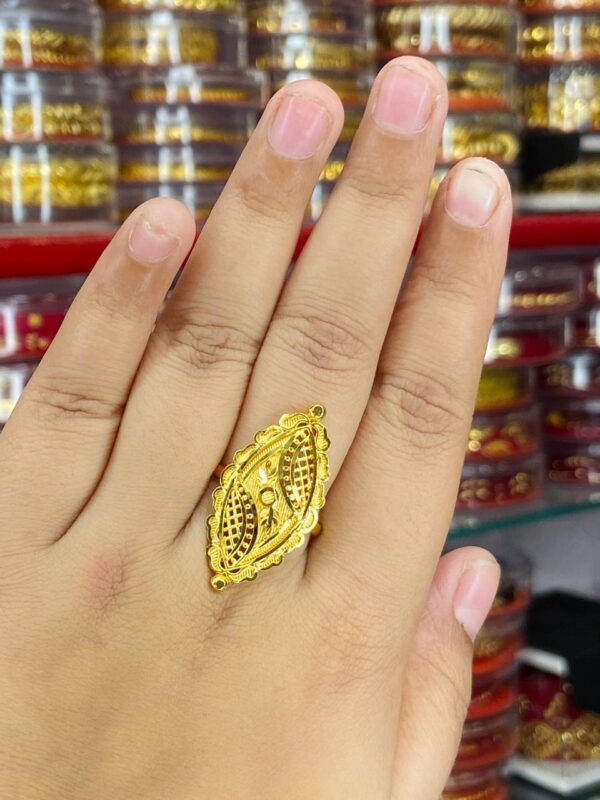 Designer gold Finger Ring