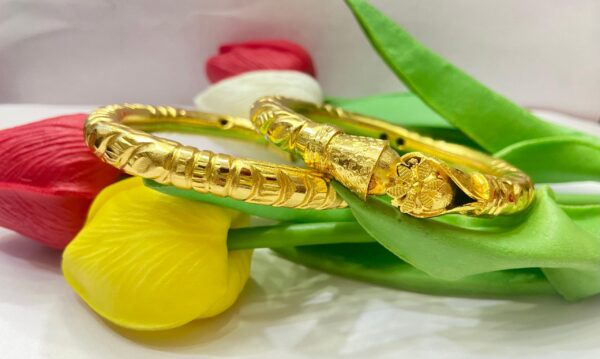 Flora mukh Sleek Bala (Pair)