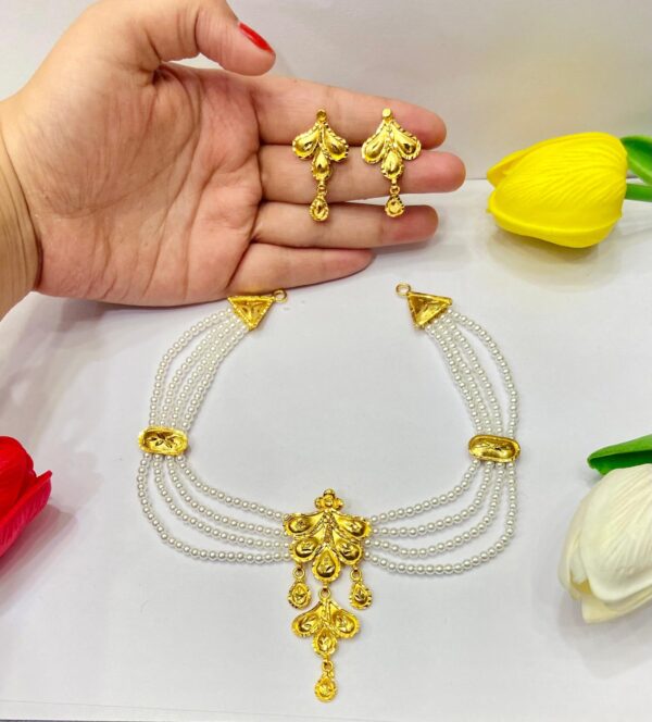 Gold replica design pearl necklace