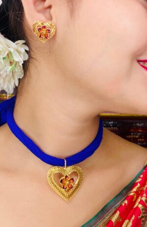 Heart pendant with ear set (minekari)