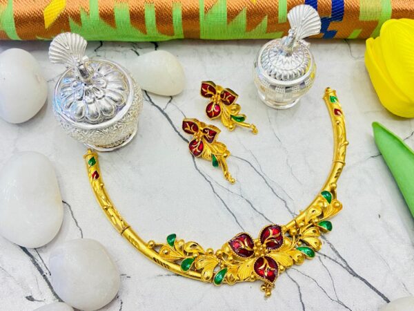 Flora minekari designer Hasuli