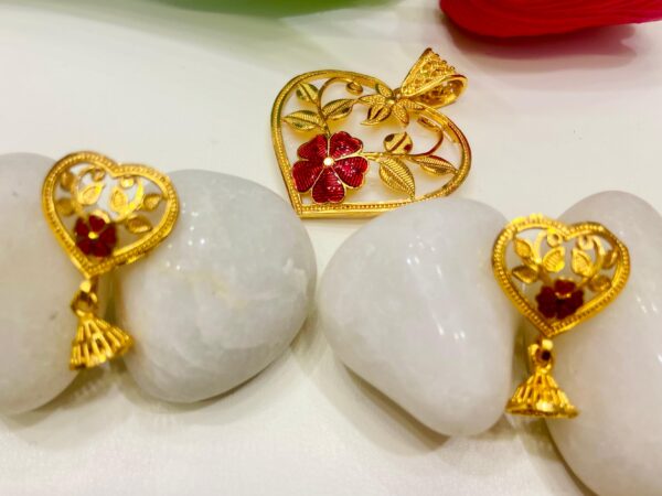 Love and flower designer shell pendant and ear set