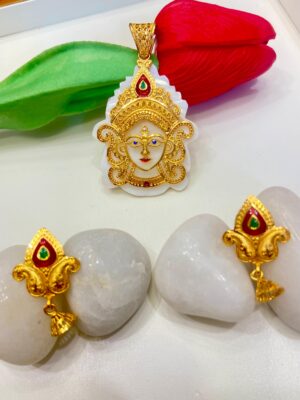 Maa durga design shell pendant and ear set