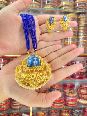 Goddess Photograph pendant set with tarsel