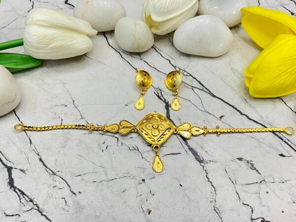 Flower design Choker