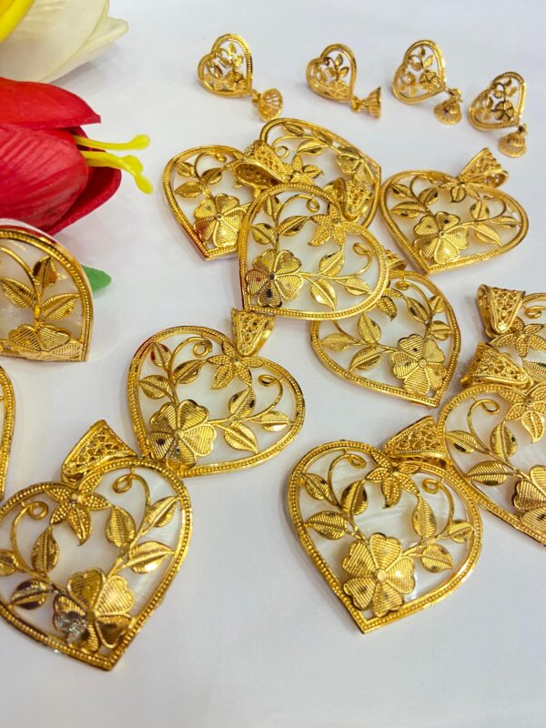 Love and flower designer shell pendant and ear set