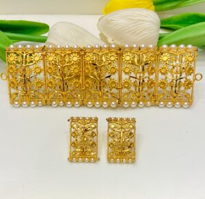 Small Flower design Pearl Choker