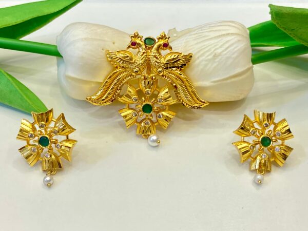 Peacock and flower Nokshi pendant and ear set