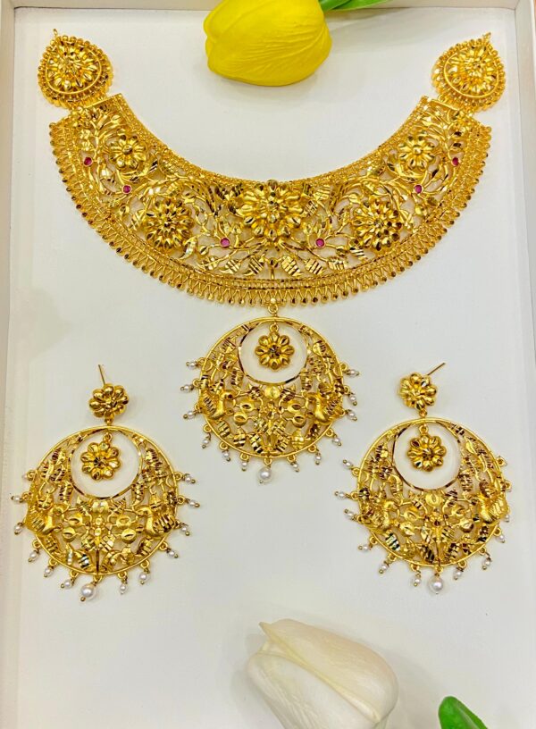 No 1 gorgeous Gold replica necklace