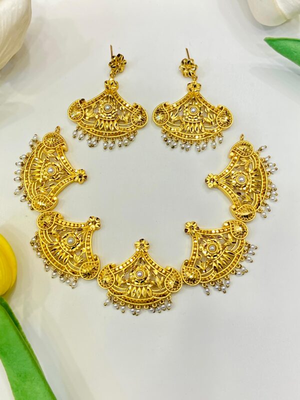 Multi Anchor Gorgeous necklace