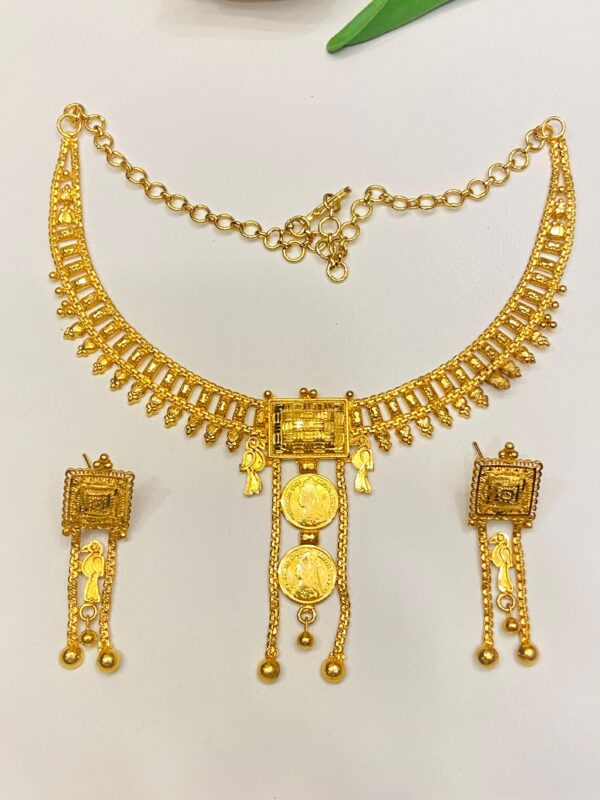 Gini Designer chatai necklace