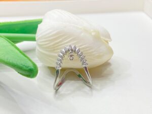92.5 Silver stony curve n bell finger ring