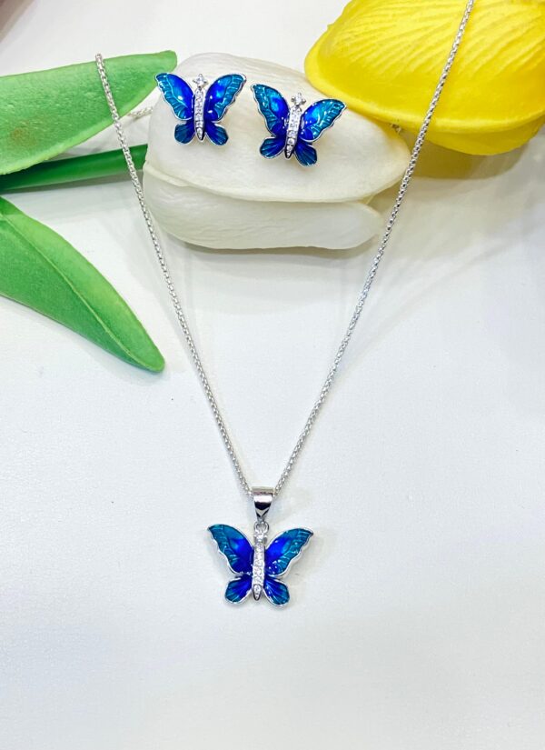 92.5 Pure Silver Caratlane Pendant With Tops (without chain)