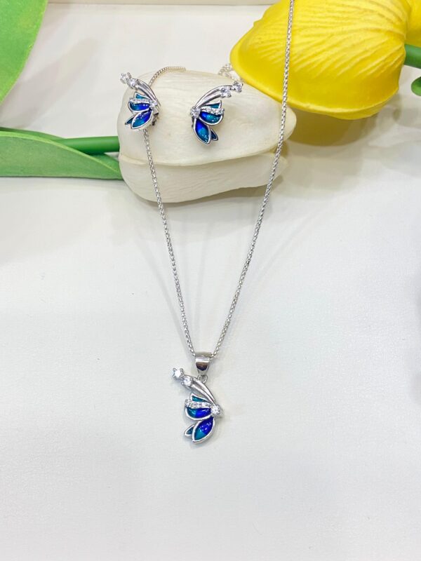 92.5 Pure Silver Amiraa Pendant With Tops (without chain)