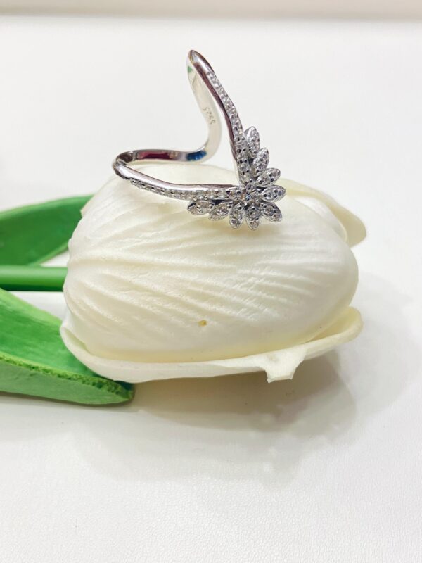 92.5 Silver V crown finger ring