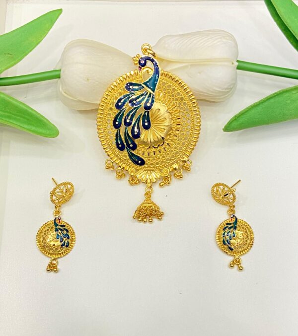 Mayura pendant and ear set