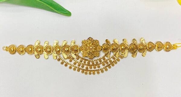 Flora leafy mariana choker