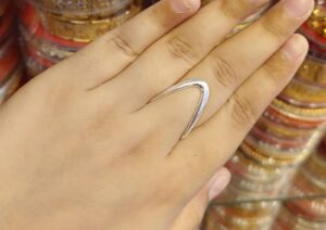 92.5 Silver curve finger ring