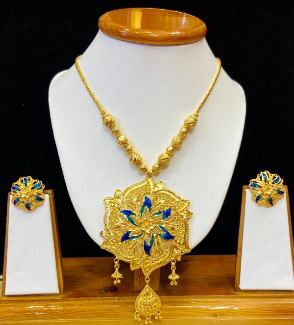 Albatross pendant Long Har