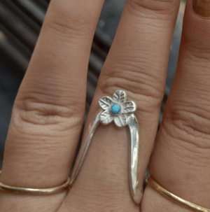 92.5 Silver Firoza Floral V finger ring