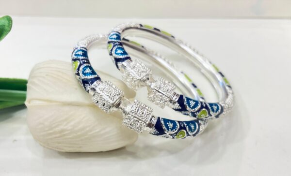 92.5 Pure Silver DiamondGlassMukh Monipuri Bala (Pair)