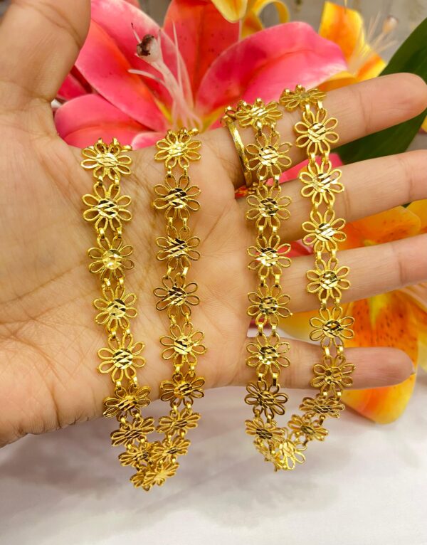 Flower chain (30 inch)