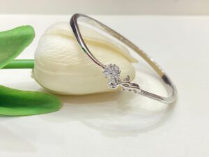 92.5 Pure Silver Flower design stone Adjustable  Bracelet