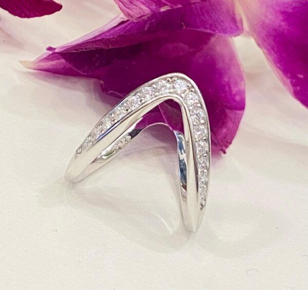 92.5 Silver V CoverStone finger ring