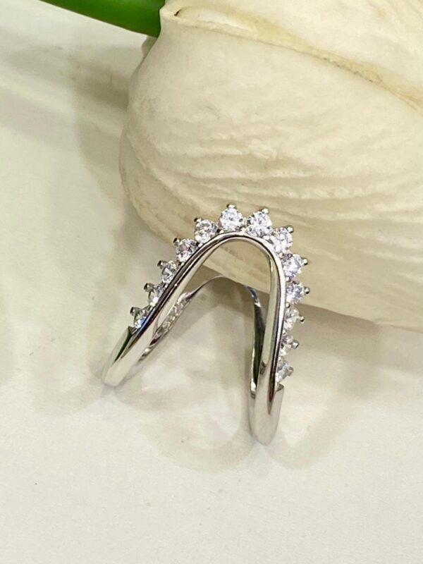 92.5 Silver V finger ring Stony U